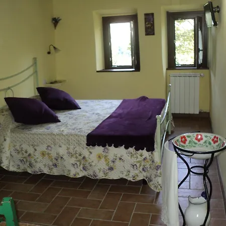 Piccolo Borgo Del Giglio Massa Martana