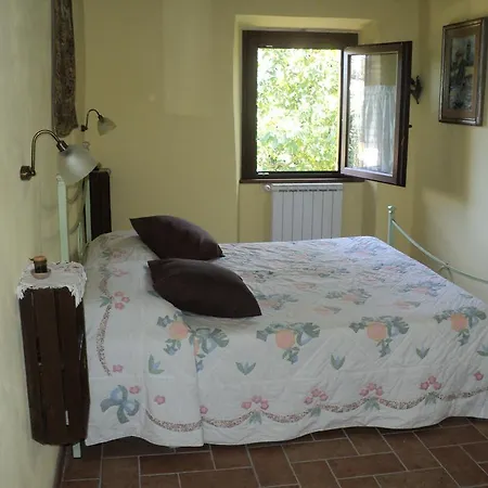 Piccolo Borgo Del Giglio Bed & Breakfast