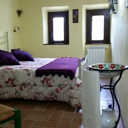 Piccolo Borgo Del Giglio Frühstückspension