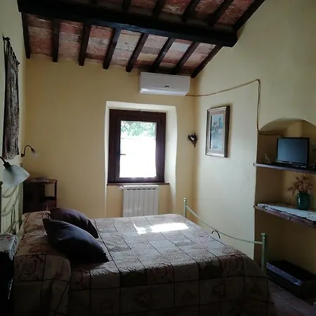 Bed & Breakfast Piccolo Borgo Del Giglio Massa Martana